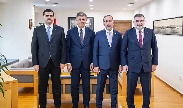 AK Parti Heyeti Karşıyaka Stadyumu İçin İzmir Büyükşehir Başkanı Cemil Tugay'ı Ziyaret Etti