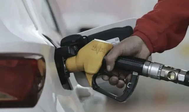 Benzine zam yolda