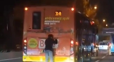Bursa'da Genç, Otobüsün Arkasına Tutunarak Patenle Yolculuk Yaptı