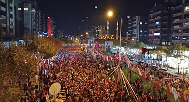 Bursa'da On Binler Cumhuriyet Yürüyüşü'nde Buluştu