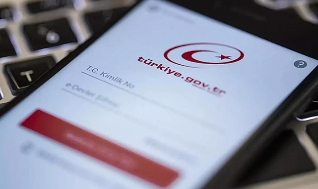 E-Devlet'te yeni dönem! Hizmeti duyan platforma akın ediyor