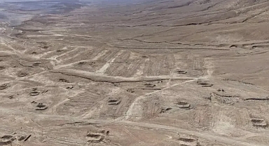 Esad Rejimi Suriye'de Toplu Mezarları Gizlice Dhumair Çölü'ne Taşımış