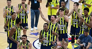 Fenerbahçe, EuroLeague ilk maçında Paris Basketbol'u mağlup etti