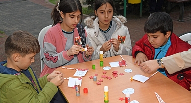 Osmangazi Belediyesi Gezici Kütüphane ile Cumhuriyet Coşkusunu Mahallelere Taşıdı