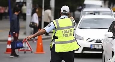 Trafikte Yeni Dönem: Direksiyon Başında Telefon Kullanan Sürücülere 5 Bin TL Ceza!