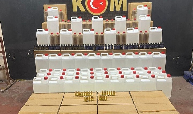 Bursa’da Kaçak Alkol Operasyonu: 1032 Litre Etil Alkol ve 84 Aroma Kiti Ele Geçirildi