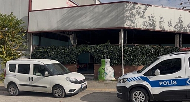 Bursa'da Kayınpeder ve Oğlu Kahvehaneye Baskın Düzenledi