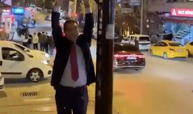 Mustafa Sarıgül, Ankara'da viral olan Kızılay tabelasına asıldı