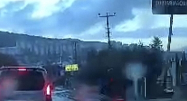 Orhangazi'de Motosiklet ve Otomobil Çarpıştı: 2 Yaralı