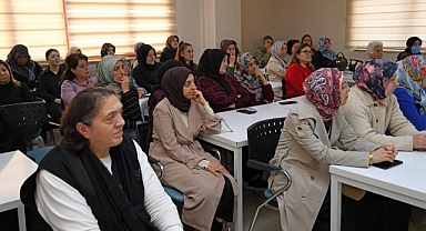 Osmangazi Belediyesi'nden 'Kadın ve Toplum' Söyleşisi