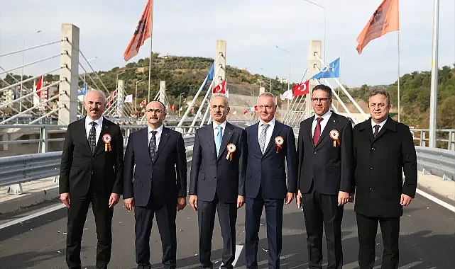 Bakan Uraloğlu: Antalya'yı Modern Yollar, Tüneller ve Köprülerle Donattık