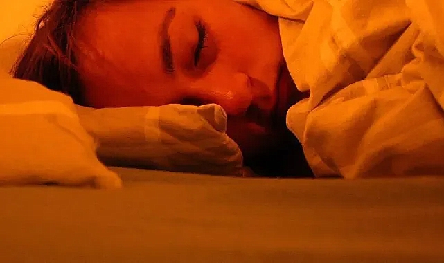 Bilim insanları uyarıyor günde 7 saatten az uyku ölüm riskini artırıyor