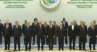  Erdoğan, Uluslararası Barış ve Güven Forumu'nda Aile Fotoğrafında Yer Aldı