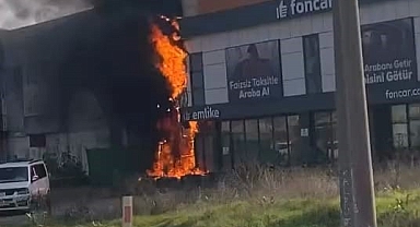 İnegöl'de Elektrik Panosunda Çıkan Yangın 2 İşyerine Sıçradı