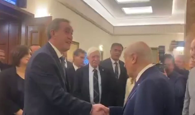 Meclis’te DEM Parti–Bahçeli selamlaşmasında çay teklifi