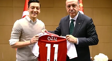 Mesut Özil: Telefonumdaki En Ünlü İsim Cumhurbaşkanım
