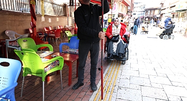 Osmangazi Belediyesi Engelli Yollarını İşgal Edenlere Göz Açtırmadı