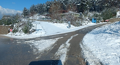 Osmangazi Belediyesi İlçe Genelinde Karla Mücadeleyi Sürdürüyor