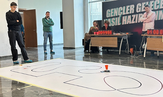 RoboBursa Liselerarası Çizgi İzleyen Robot Yarışması’nda Şampiyonlar Belli Oldu