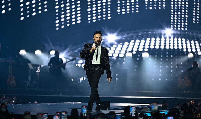 Tarkan 7 Yıl Sonra İstanbul Sahnesinde: Hasret Volkswagen Arena’da Sona Erdi