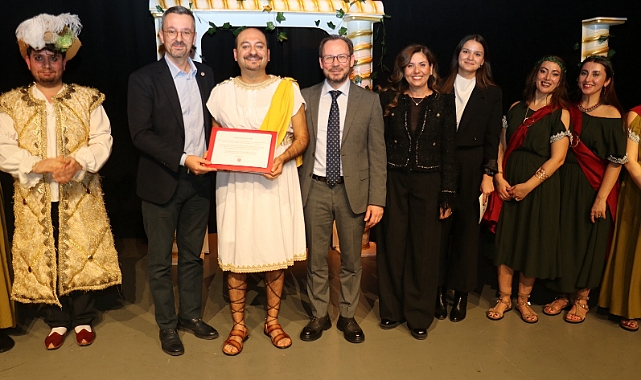 TÜMKAD ve TOFAŞ Tiyatro Kulübü’nden Anlamlı Gece