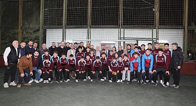 Başkan Bozbey’den İnegöl Karadeniz Güvenspor’a Sahayı Yenileme Sözü