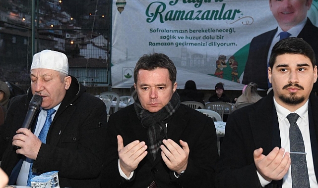 Başkan Erkan Aydın Alacahırka’da Vatandaşlarla İftar Yaptı