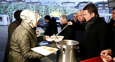 Osmangazi Belediye Başkanı Erkan Aydın Çırpan Mahallesi’nde İftar Programına Katıldı